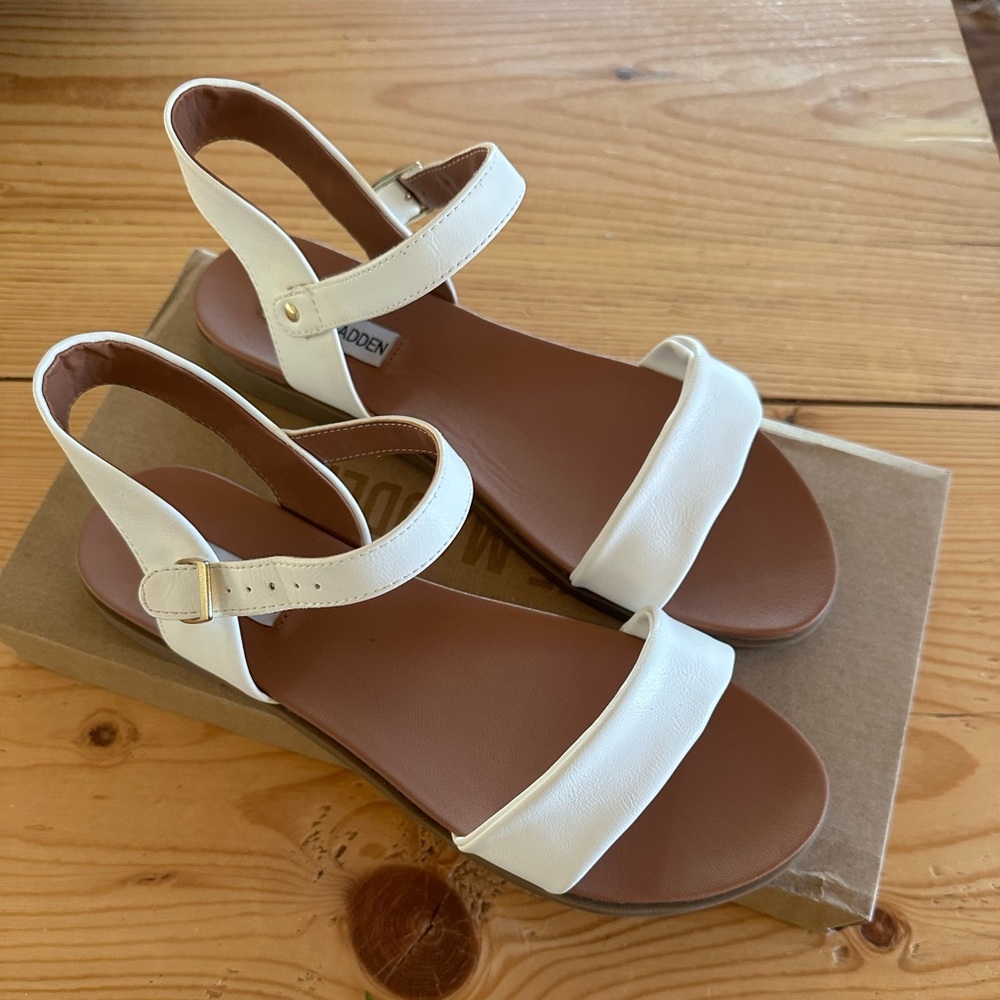 Steve Madden white sandals